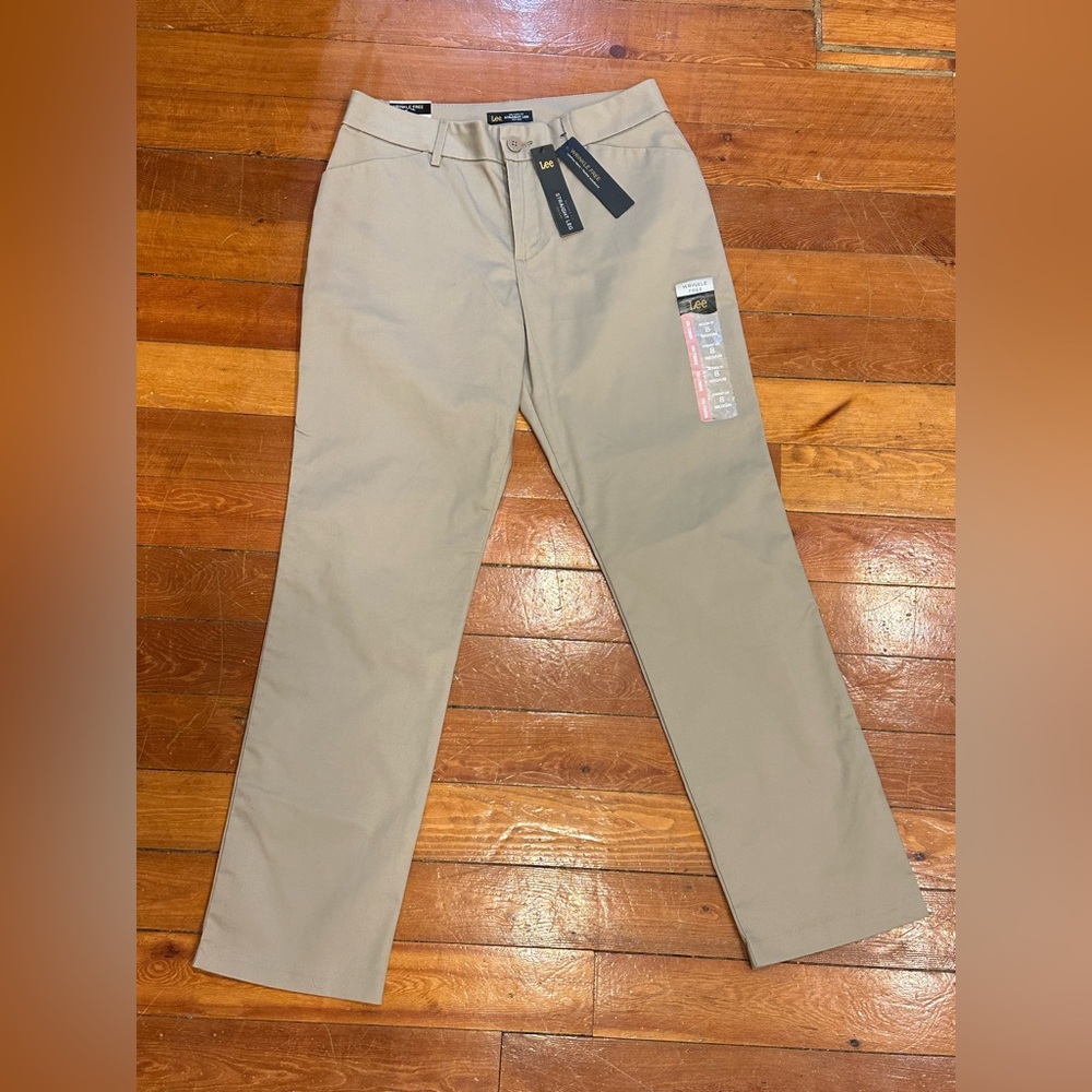 Lee straight leg beige khaki, tan, wrinkle free mid rise trousers NWT